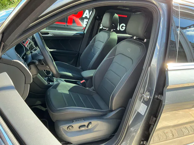 VW Tiguan Allspace R-Line 4Motion ***PANORAMADACH & ANHÄNGERKUPPLUNG ***