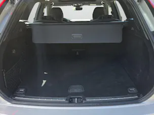 VOLVO XC60 2.0 B4 MH R-Design AWD