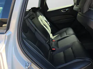 VOLVO XC60 2.0 B4 MH R-Design AWD