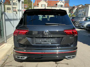 VW Tiguan Allspace R-Line 4Motion *** PANORAMADACH & 7 PLÄTZER ***