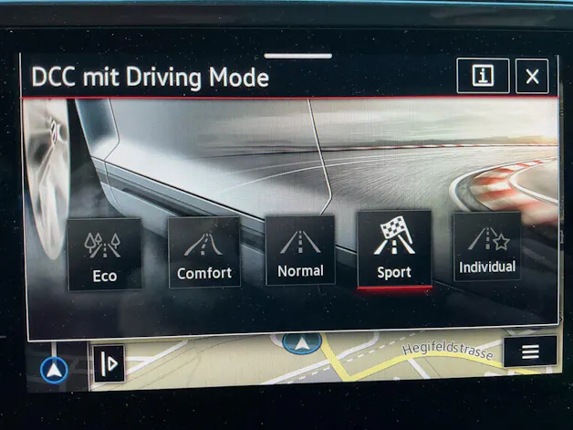 VW Tiguan Allspace R-Line 4Motion *** PANORAMADACH & 7 PLÄTZER ***
