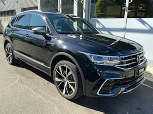 VW Tiguan Allspace R-Line 4Motion *** PANORAMADACH & 7 PLÄTZER ***