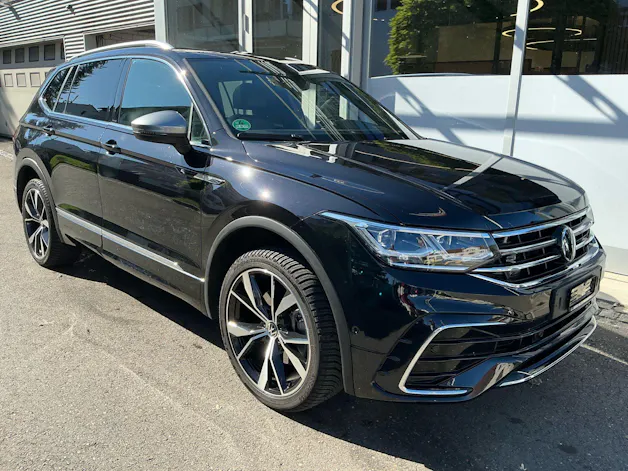 VW Tiguan Allspace R-Line 4Motion *** PANORAMADACH & 7 PLÄTZER ***
