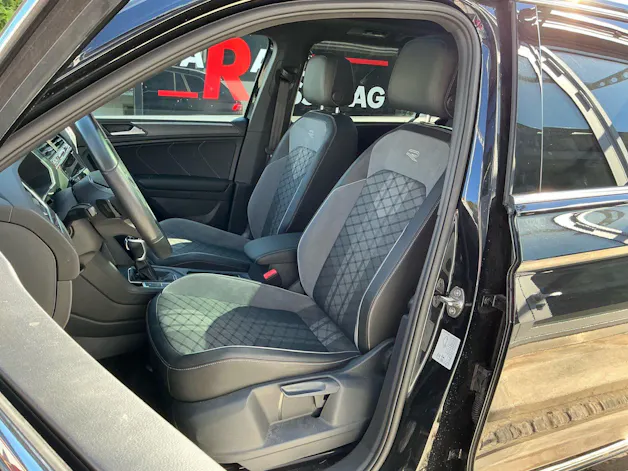VW Tiguan Allspace R-Line 4Motion *** PANORAMADACH & 7 PLÄTZER ***