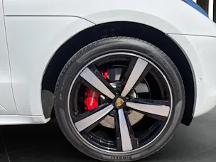 PORSCHE Macan GTS