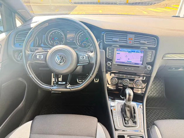 VW Golf 2.0 TSI R 4Motion DSG