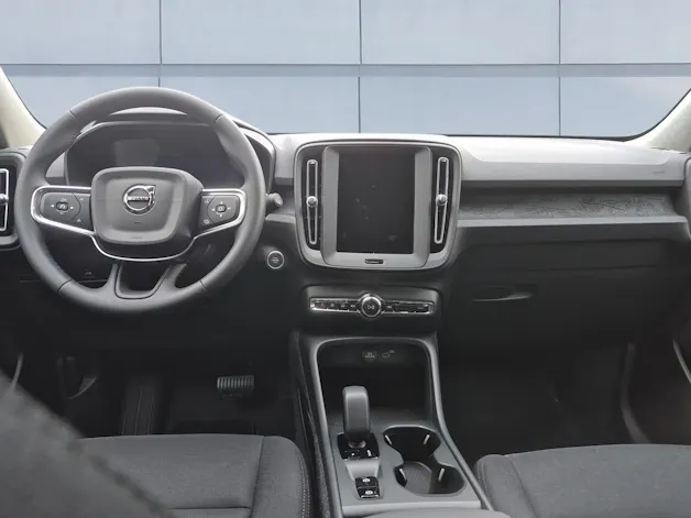 VOLVO XC40 2.0 B3 MH Essential