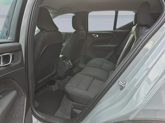 VOLVO XC40 2.0 B3 MH Essential