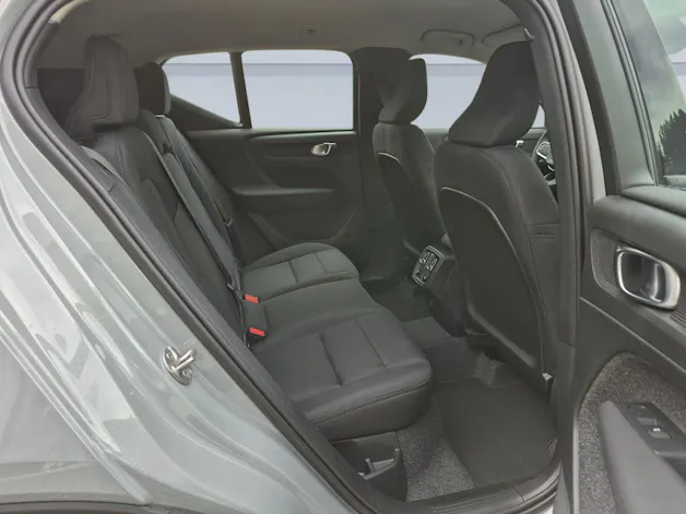 VOLVO XC40 2.0 B3 MH Essential