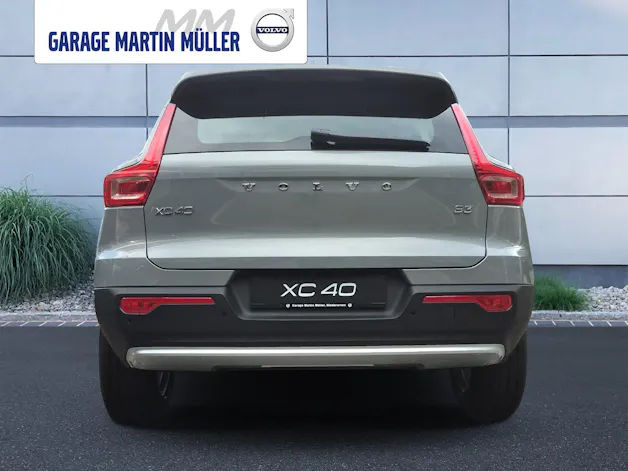 VOLVO XC40 2.0 B3 MH Essential