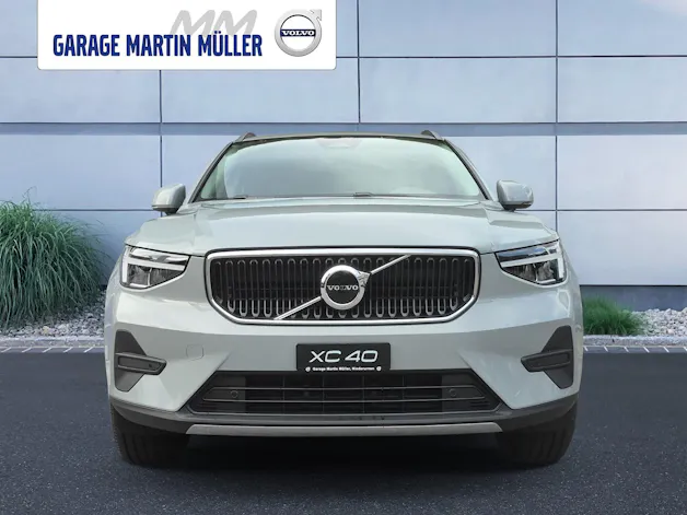VOLVO XC40 2.0 B3 MH Essential
