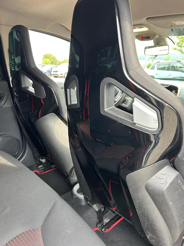 RENAULT Clio 1.6 T RS 200 EDC