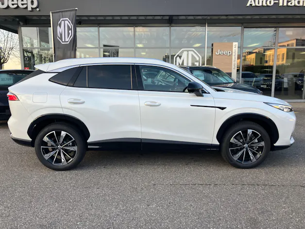 MG HS 1.5 T Hybrid+ Luxury