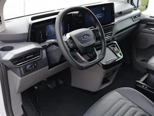 FORD Tourneo Custom Bus 320 L1 2.0 EcoBlue 170 Titanium 4x4