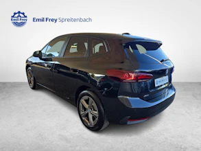 https://vehicle.imgix.net/4452205/2c987142-e205-41ab-91a8-140b6602ebd2.jpg