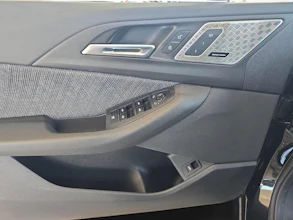 https://vehicle.imgix.net/4452205/72f703ef-7865-4e5f-a945-fe070e6aebe4.jpg