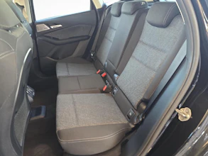 https://vehicle.imgix.net/4452205/afd3e583-dd01-40f3-a8a9-a0290b3fb715.jpg