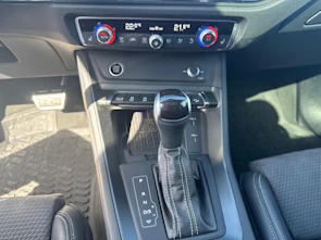 Fahrzeugbild AUDI Q3 Sportback 1.5 35 TFSI S line S-Tronic