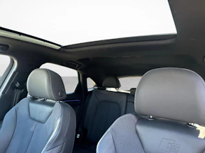 https://vehicle.imgix.net/4452211/eaa2a540-0eb2-4a82-b4f1-912932701cb3.jpg