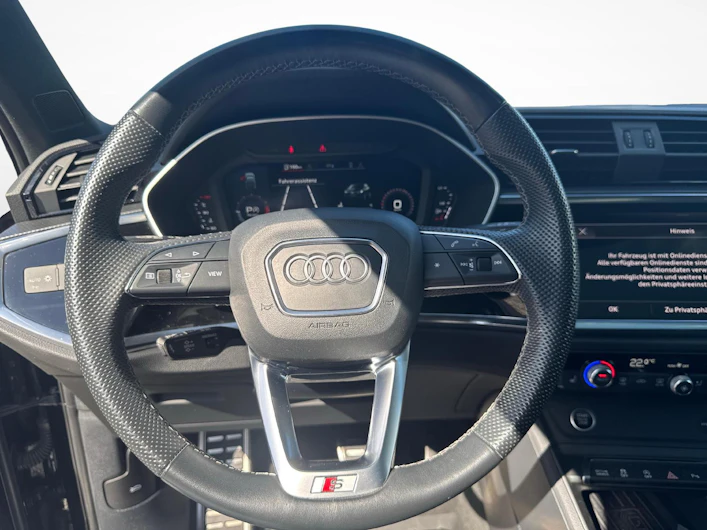 Fahrzeugbild AUDI Q3
