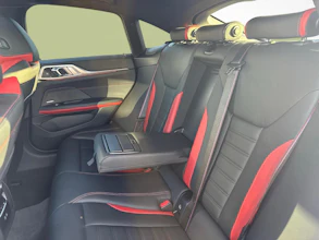 https://vehicle.imgix.net/4452213/a71b1102-3370-4df5-be54-a5271c6d1c35.jpg