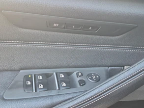 https://vehicle.imgix.net/4452215/d81fbfa2-c97d-4d0e-ac38-8c0826ac54c1.jpg