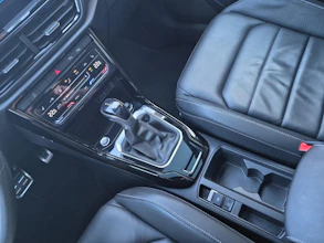 https://vehicle.imgix.net/4452219/58c2be41-0244-4c25-bd4c-da7a36c89bf9.jpg