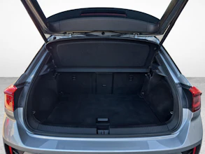 https://vehicle.imgix.net/4452219/daeb8990-9bfa-4288-88cc-cdb7cd992f6a.jpg