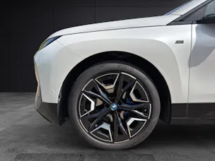 BMW iX M60