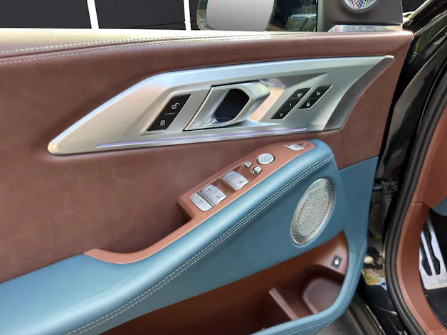 BMW XM Plug-in Hybrid