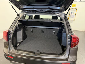 https://vehicle.imgix.net/4452439/95c3fea5-c4eb-4fc6-8c32-8ab4193561ce.jpeg