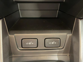 https://vehicle.imgix.net/4452439/bd7aa369-defc-4fb5-9491-0fca1ee2c502.jpeg