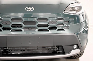 Fahrzeugbild TOYOTA Yaris Cross 1.5 VVT-i HSD Premium AWD-i