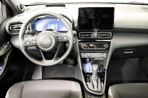 Fahrzeugbild TOYOTA Yaris Cross 1.5 VVT-i HSD Premium AWD-i