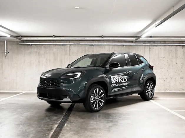 Toyota Yaris Cross 1.5 VVT-i HSD Premium AWD-i