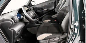 Fahrzeugbild TOYOTA Yaris Cross 1.5 VVT-i HSD Premium AWD-i