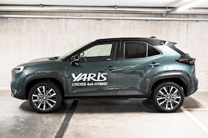 Fahrzeugbild TOYOTA Yaris Cross 1.5 VVT-i HSD Premium AWD-i