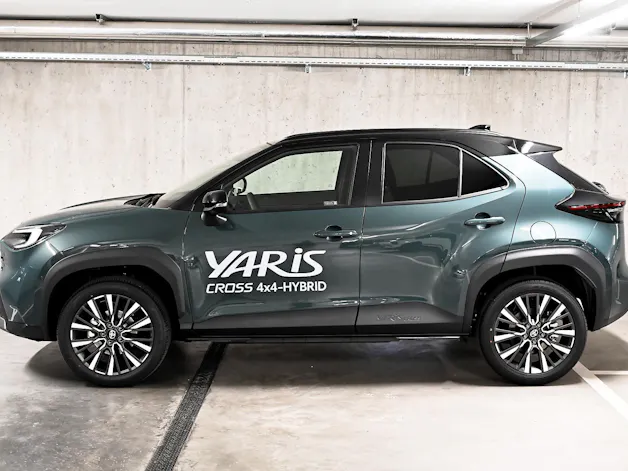 Toyota Yaris Cross 1.5 VVT-i HSD Premium AWD-i
