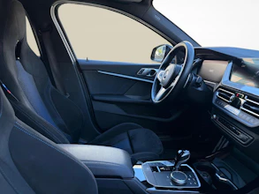 https://vehicle.imgix.net/4452511/b203e6ce-d2f3-4909-8f48-e8fc77ee7a41.jpg