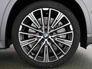 BMW X1 30e xDrive paddles