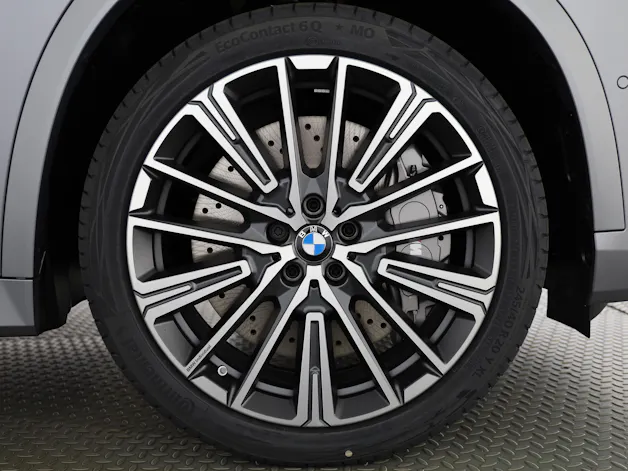 BMW X1 30e xDrive paddles