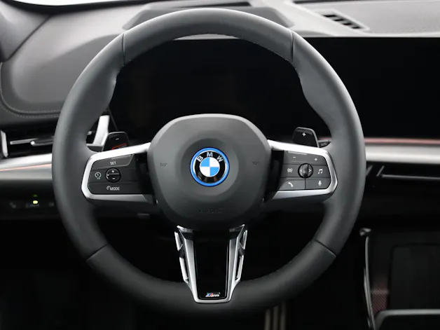 BMW X1 30e xDrive paddles