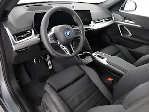 BMW X1 30e xDrive paddles