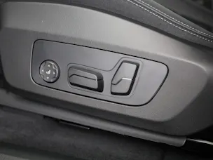 BMW X1 30e xDrive paddles