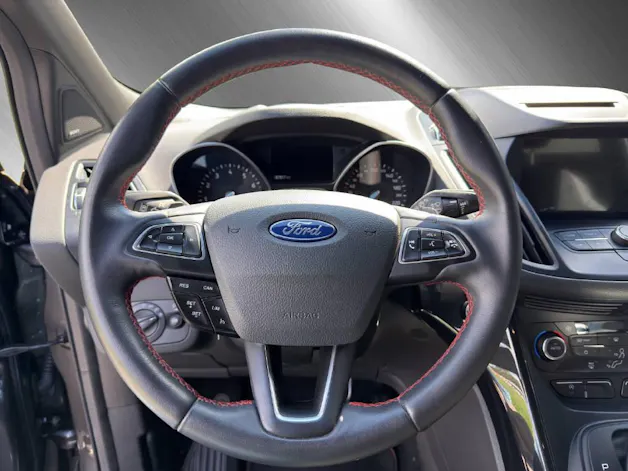 FORD Kuga 2.0 EcoB 240 ST-Line **Inkl. AHK**