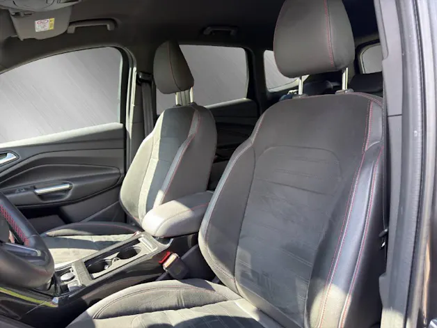 FORD Kuga 2.0 EcoB 240 ST-Line **Inkl. AHK**