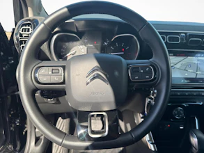 https://vehicle.imgix.net/4452717/e6731de7-6180-40c0-990e-07d7c7eba834.jpg