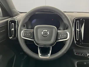 VOLVO XC40 2.0 B3 MH Plus Dark