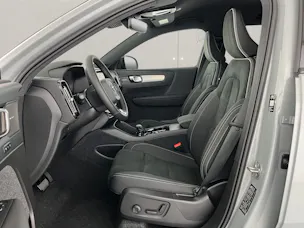 VOLVO XC40 2.0 B3 MH Plus Dark