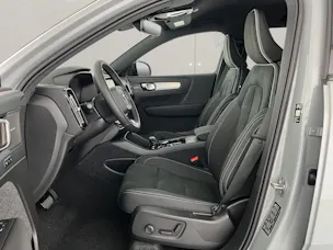 VOLVO XC40 2.0 B3 MH Plus Dark